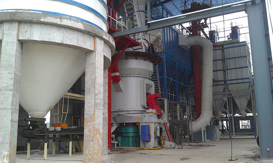 120kw انخفاض الاستهلاك الرأسي مطحنة الفحم آلة الطحن لمسحوق طحن